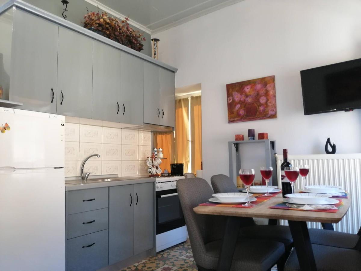 דירות לאונידיון Sunny Cozy House With Grand Courtyard מראה חיצוני תמונה